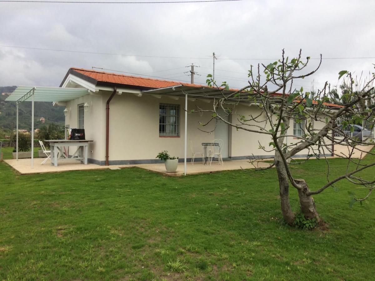 Rufus House Villa Mommio ภายนอก รูปภาพ