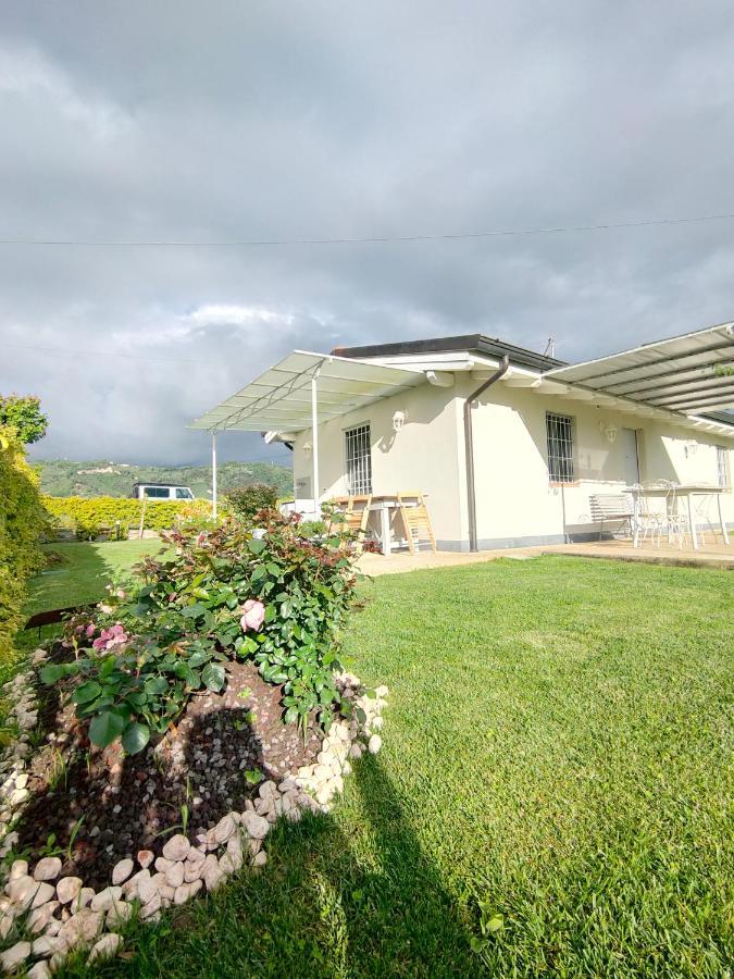 Rufus House Villa Mommio ภายนอก รูปภาพ